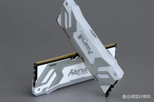 默认DDR5 8400! 金士顿FURY叛逆者DDR5 CUDIMM RGB内存条测评